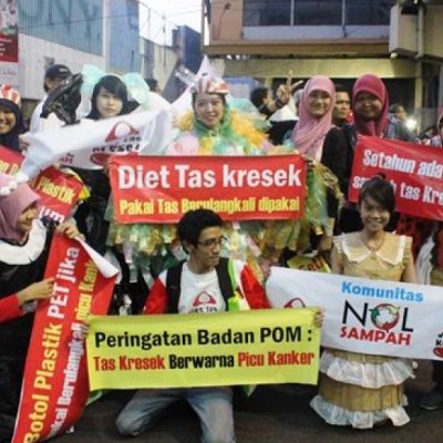 DIET SAMPAH PLASTIK ALA KOMUNITAS NOL SAMPAH