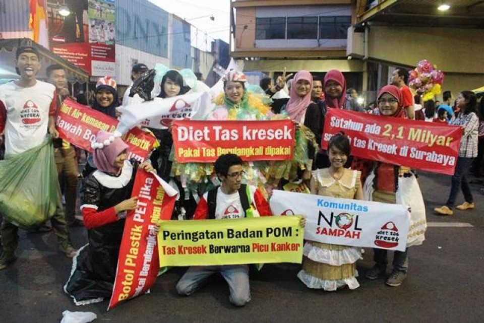 DIET SAMPAH PLASTIK ALA KOMUNITAS NOL SAMPAH