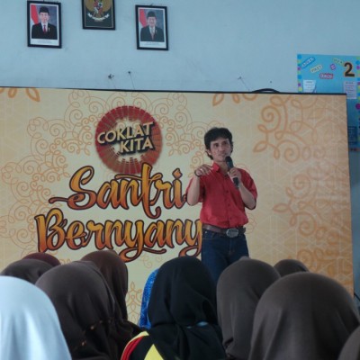 Santri Berguru Pendokumentasian dari Dhadhi Piston