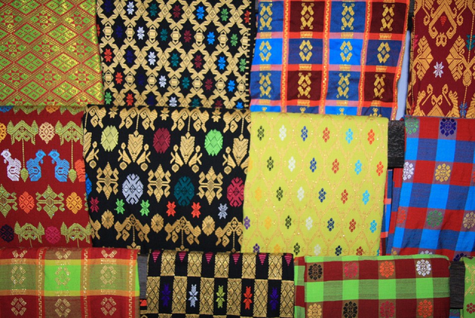 Cantiknya Motif Songket Lombok