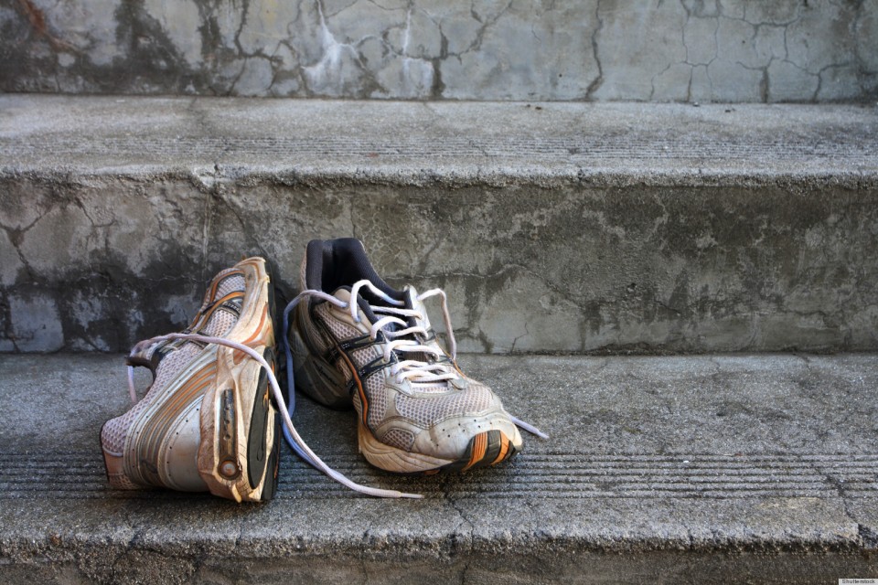 Sepatu Bau? Coba Atasi Dengan Kopi