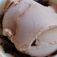 Es Krim Batok Kelapa Muda Khas Pontianak