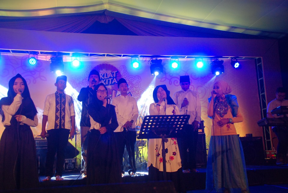 Pagelaran Gelar Pentas Kreasi Santri Bernyanyi  