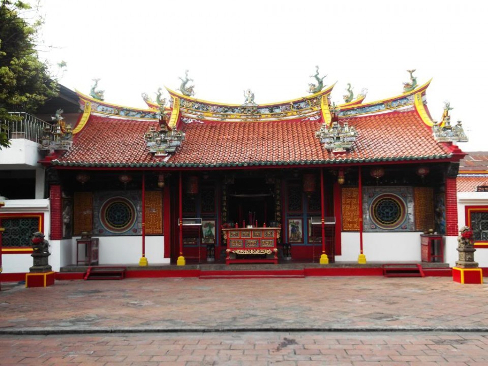 Berburu Sejarah di Vihara Dewi Welas Asih