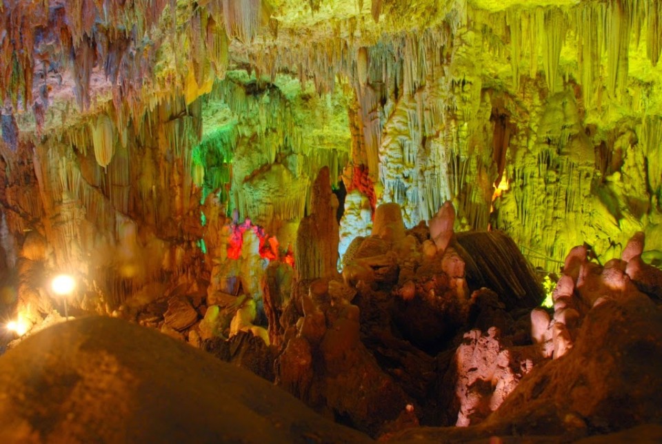 Wisata Cahaya di Geopark Gunung Sewu