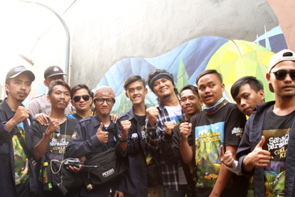 Sobat Coklat bersukacita bersama Warga Bojongloakaler