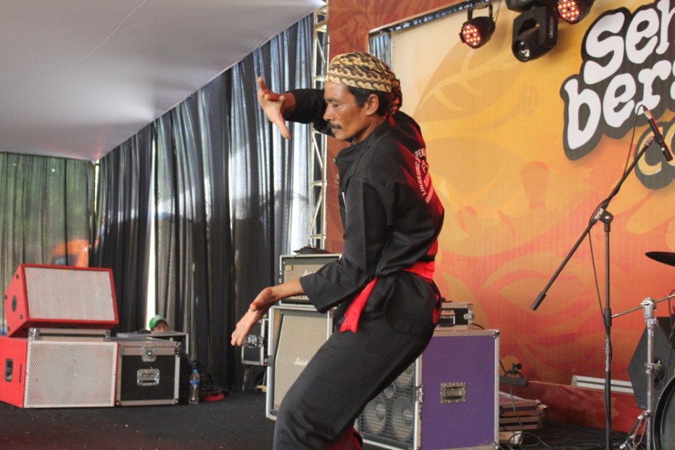 Bukan Kelahi, Tapi Silaturahmi