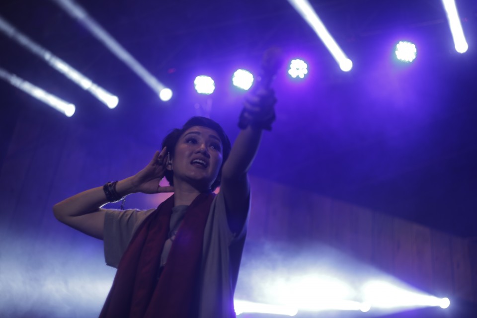 Melly Bawakan Terlalu Manis Buat Slankers Slawi!