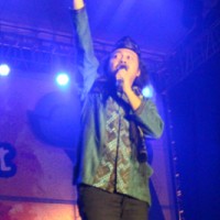 Candra Malik: Yang Bolong-Bolong Itu Dijahit Pelan-Pelan