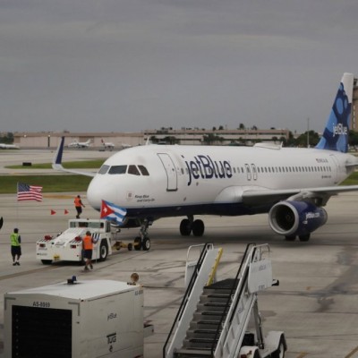 Ampuh, Solusi Saat Ketinggalan Pesawat!