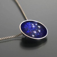 Ada Semesta di Kalung Ini!