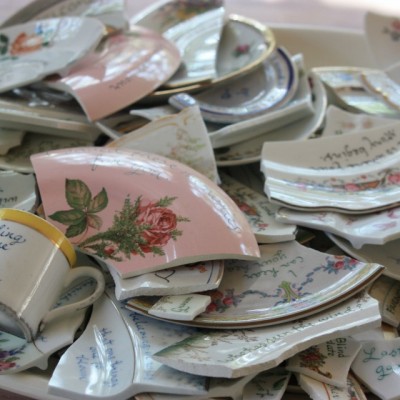 Wajib Banting Piring Kalau Nikah!