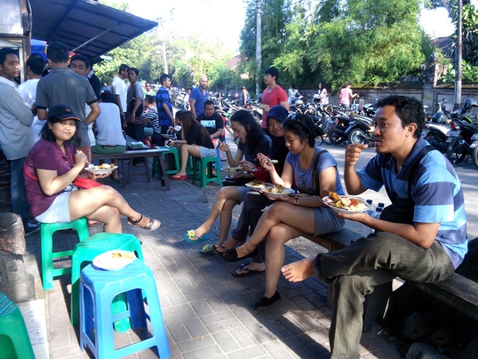 Nasi Campur Bali, Penganan Wajib Pantai Sanur