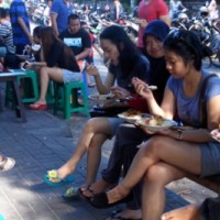 Nasi Campur Bali, Penganan Wajib Pantai Sanur