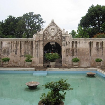 Menyelami Istana Masa Lalu dari Keraton Tamansari