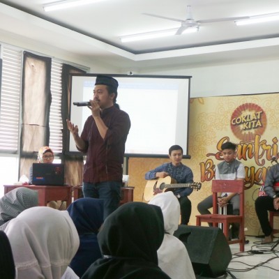 Candra Malik: Santri Punya Bakat Cipta Lagu Religi