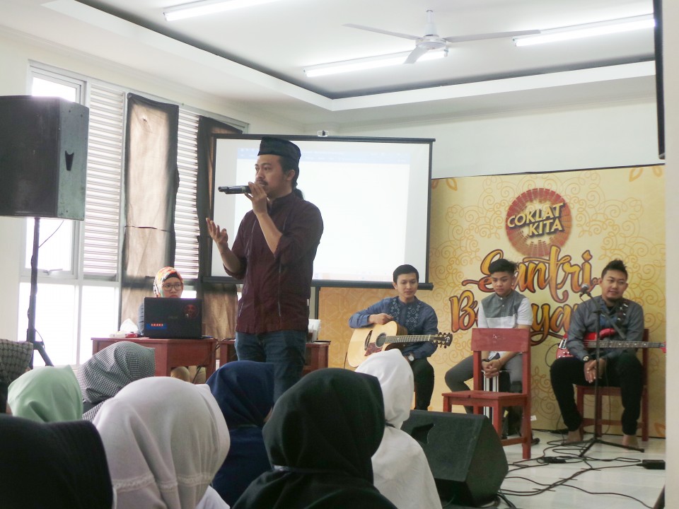 Candra Malik: Santri Punya Bakat Cipta Lagu Religi